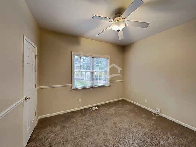 Building Photo - 4001 Belle Meade Cir