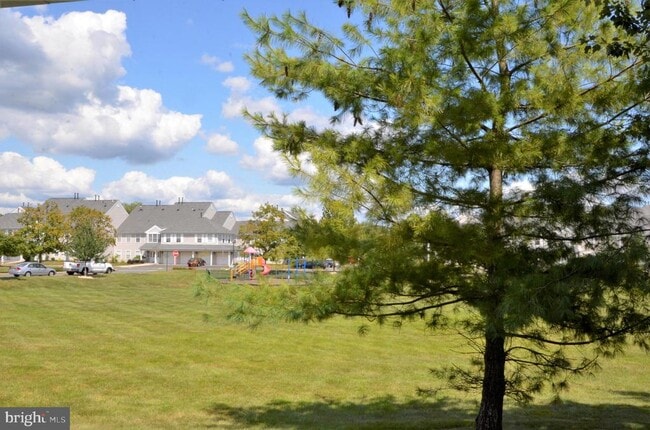 Building Photo - 818 Roundtree Pl
