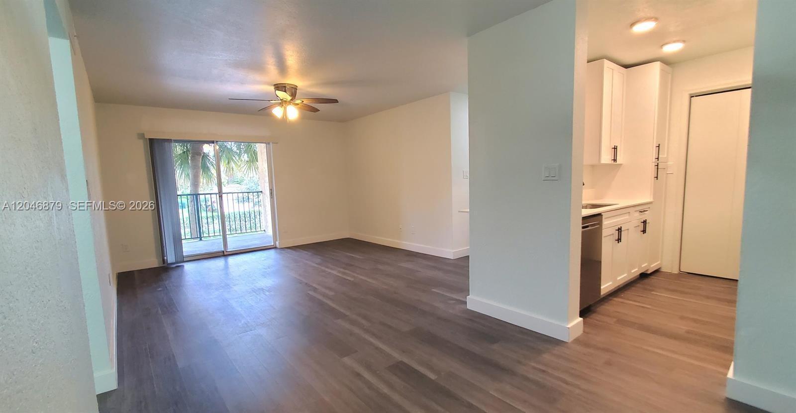 Building Photo - 927 Riverside Dr
