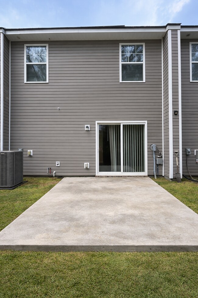 Building Photo - 8 SAW