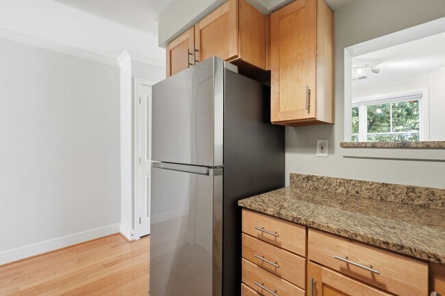 Building Photo - 1BR in the Heart of Logan Circle
