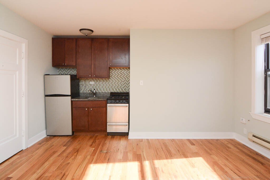 Building Photo - 4349 N Damen