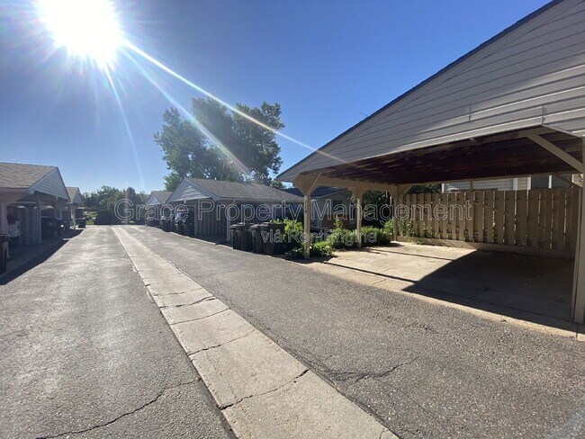 Building Photo - 774 W Cleveland Cir