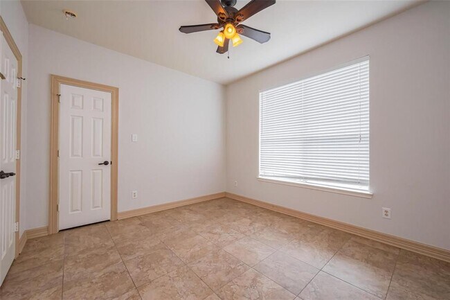 Building Photo - 16543 Cypress Thicket Dr