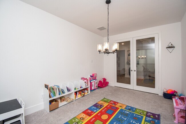 Building Photo - 823 Sarasota Shore Dr