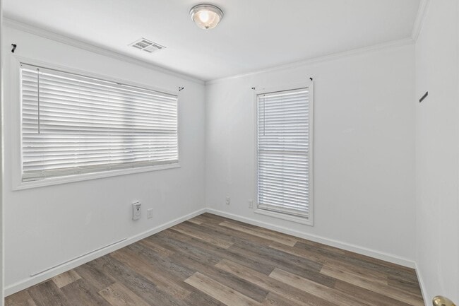 Building Photo - 3107 Admiral King St