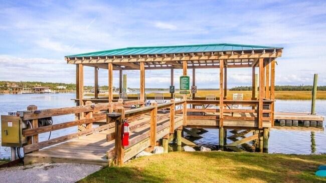 Building Photo - 12000 Sweet Pl