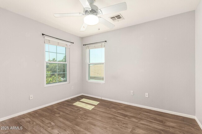 Building Photo - 2771 S Sailors Way