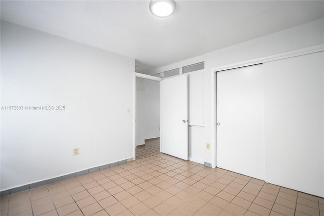 Building Photo - 260 Navarre Ave
