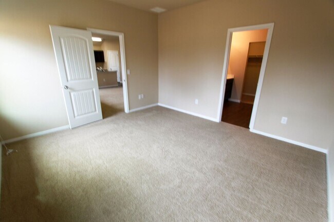 Building Photo - Charming 3-bedroom, 2-bath home in Briarcreek