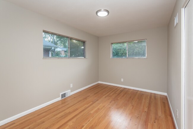 Building Photo - 1014 Romine Dr