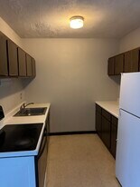 Building Photo - 64 Main St