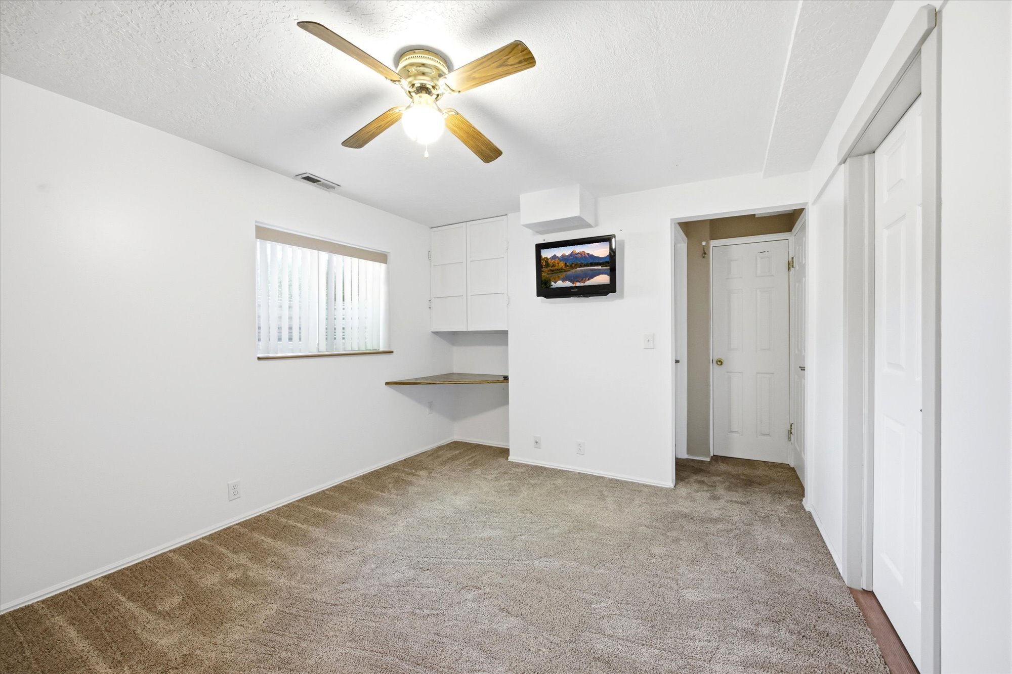 Building Photo - 734 Sandy Dunes Dr