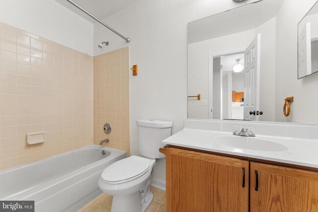 Building Photo - 731 Cedar Crest Dr