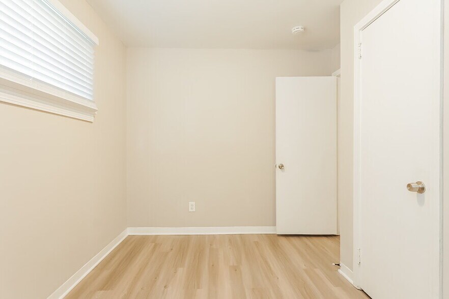 Building Photo - 209 Woodward Dr