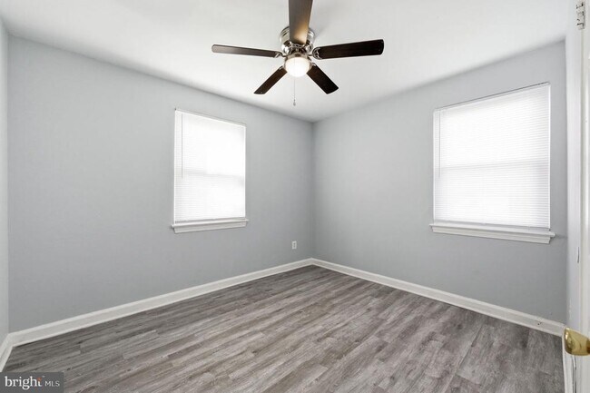 Building Photo - 4029 Grant St NE