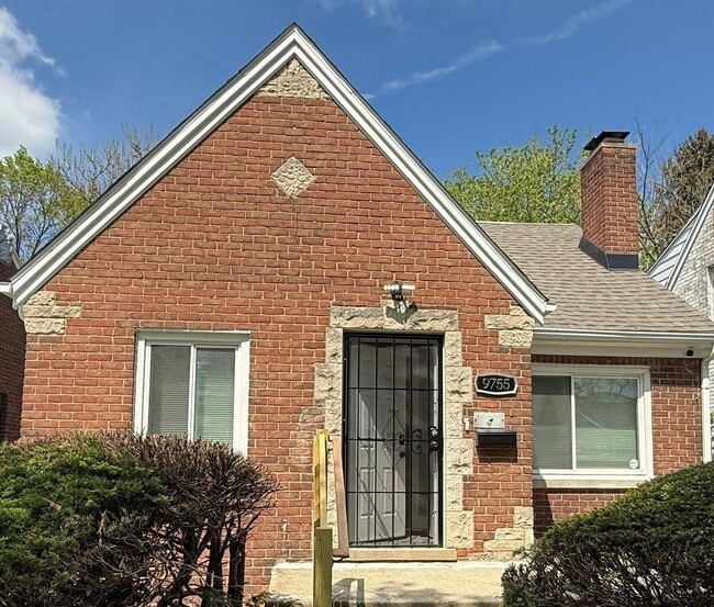 Primary Photo - Renovated 2-Bedroom Home – We Welcome Sect...
