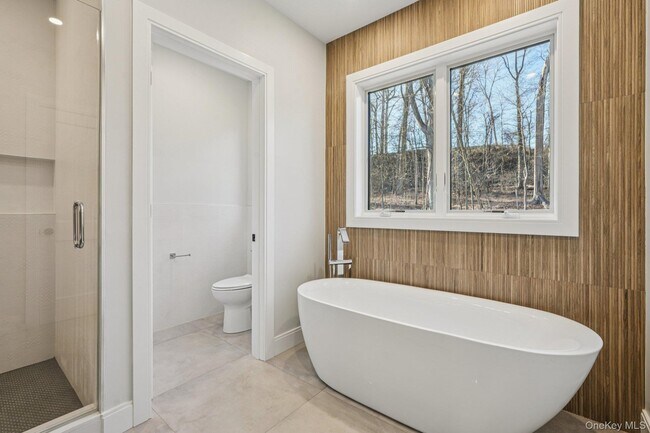 Building Photo - 400 Phillips Hill Rd