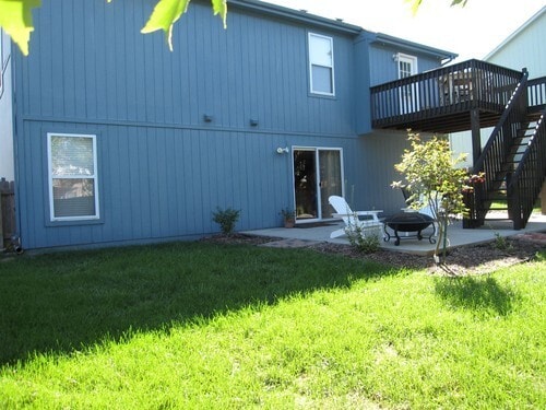 Building Photo - {12532} Immaculate Split-Level Home + Fenc...