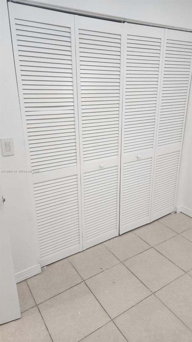 Building Photo - 4108 Riverside Dr