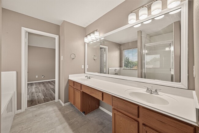 Building Photo - 17938 Chisholm Trail