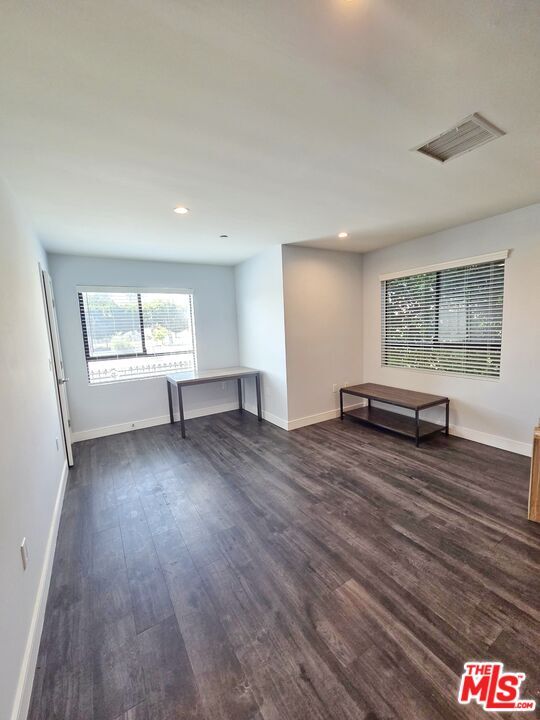 Building Photo - 2651 S Hobart Blvd