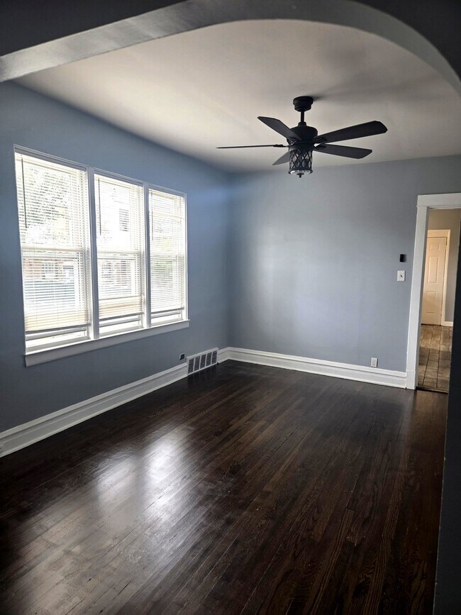 Building Photo - 2530 S 60th Ct
