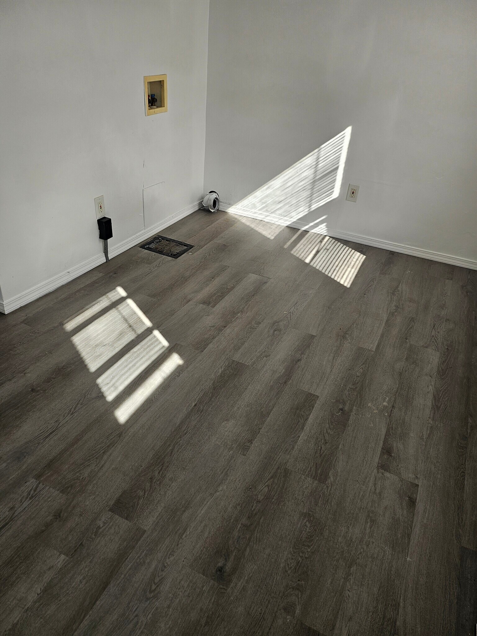 Building Photo - 967 Davis St