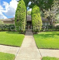 Building Photo - Spacious Single Story 3/2/2 Situated in Pr...
