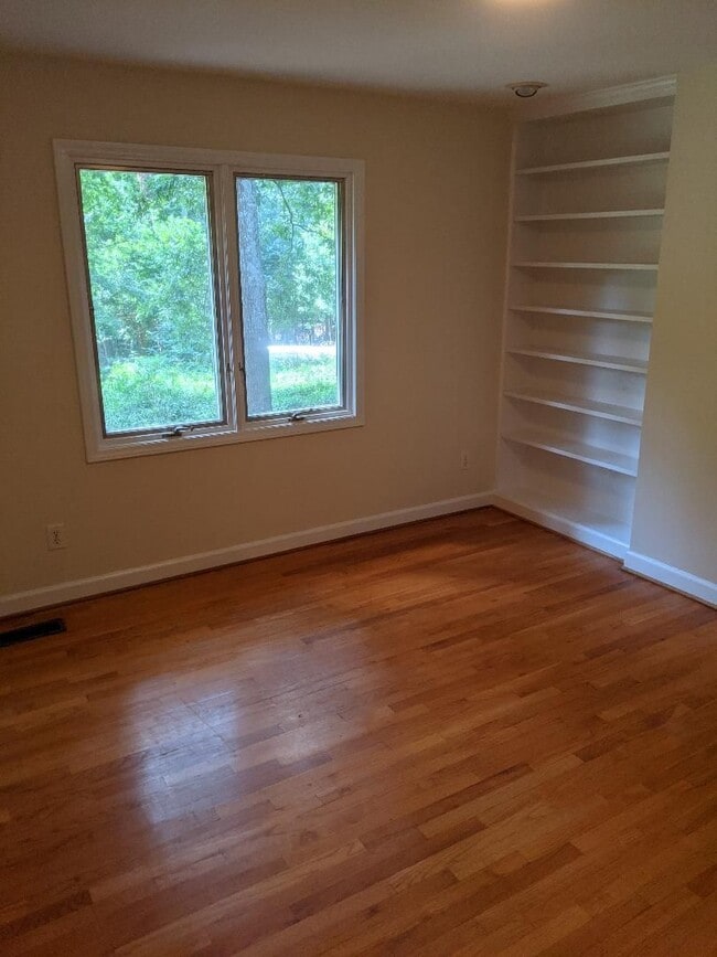 Building Photo - Chapel Hill / 4BR House in Historic Distri...