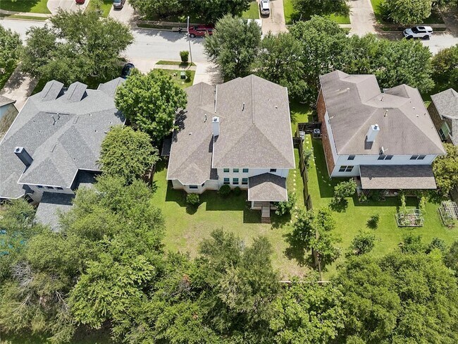 Building Photo - 1705 Chula Vista Dr