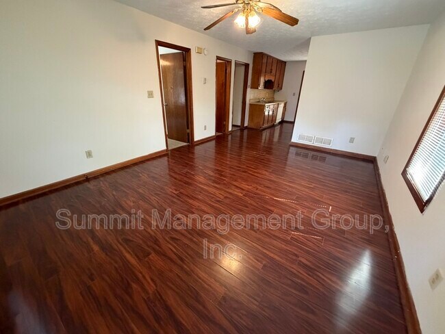 Building Photo - 988 Locust Dr NE