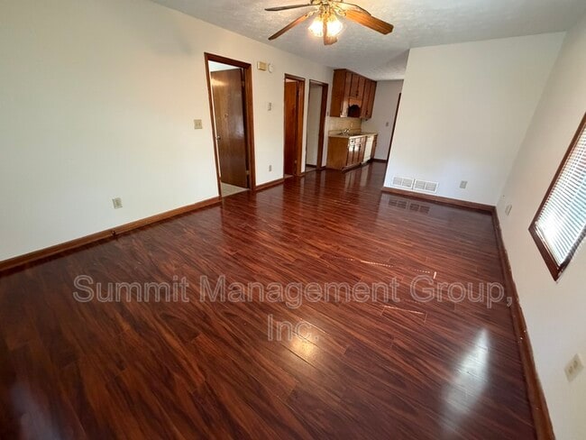 Building Photo - Locust Drive - 988