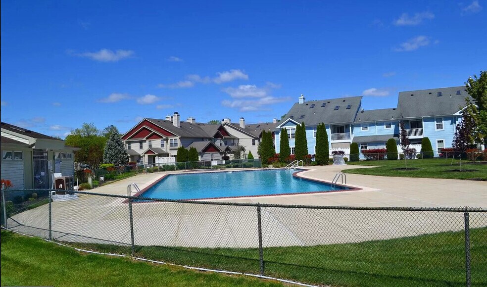 Building Photo - 321 Steeplechase Ct