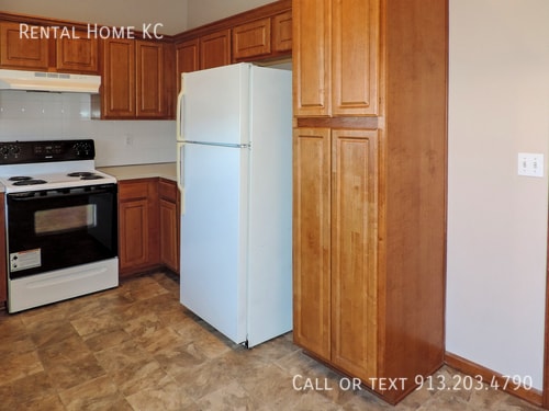 Building Photo - 23504 W 73rd Terrace