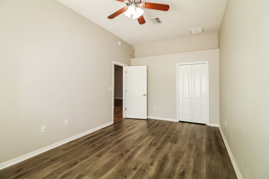 Building Photo - 4323 Sand Ridge Blvd
