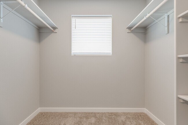 Building Photo - You can be HOME in this beautiful townhome!