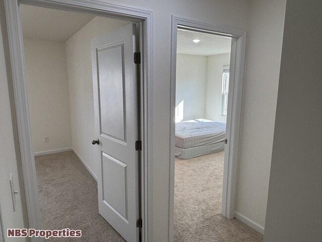 Building Photo - 12020 Spearmint Ln