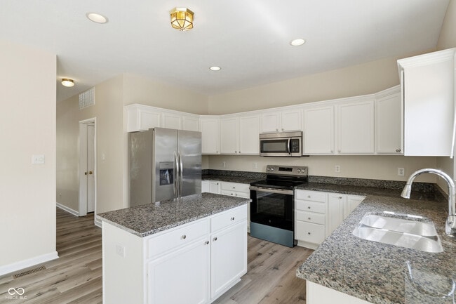 Building Photo - 4091 Huntsman Dr