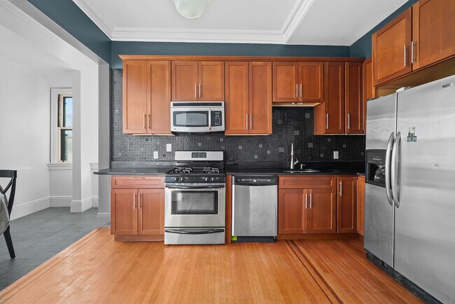 Kitchen - 1447 Westminster St