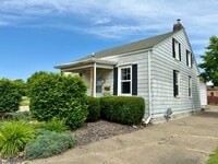 Building Photo - Recently remodeled 3-bedroom, 1.5 bath in the brewery district area