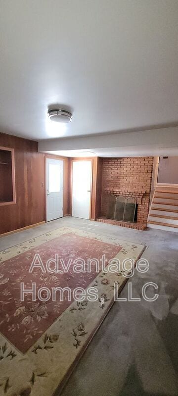 Building Photo - 8914 Grandview Dr