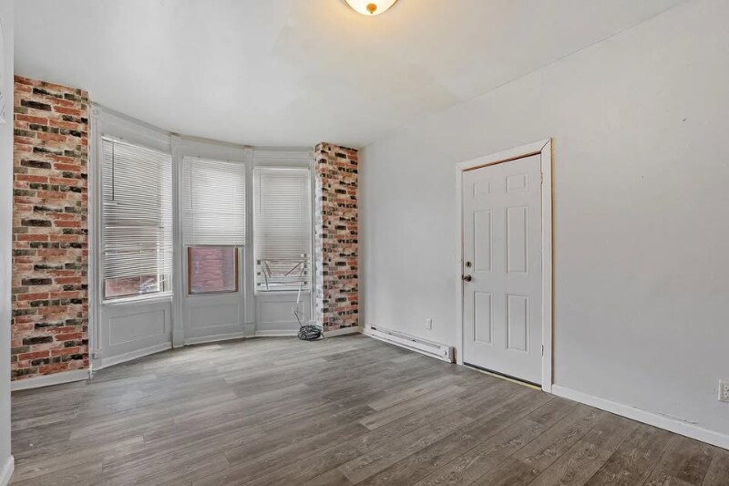 Building Photo - 179 Elk St