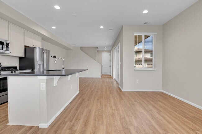 Building Photo - $2,600.00, 3 bedroom, 2.5 bathroom located...