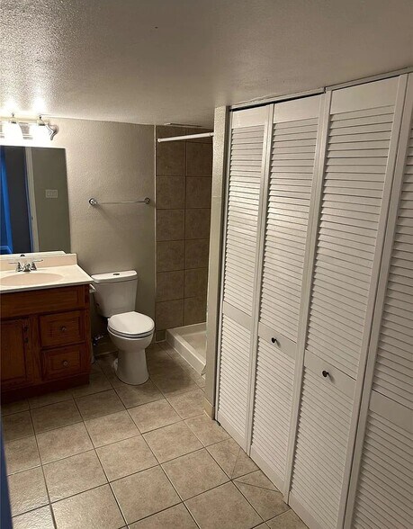 Building Photo - 440 W Rockrimmon Blvd