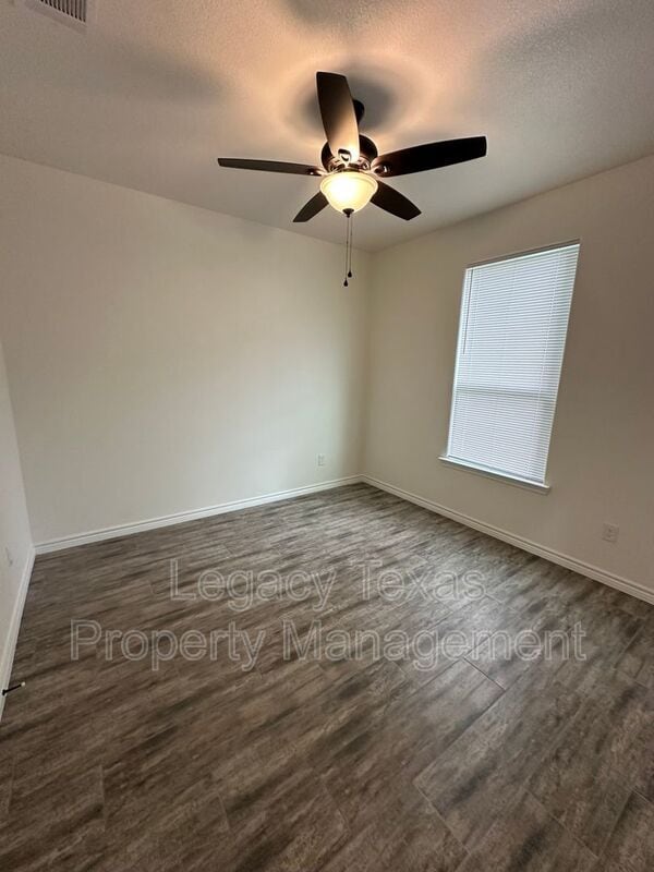 Building Photo - 405 Kaether Ln