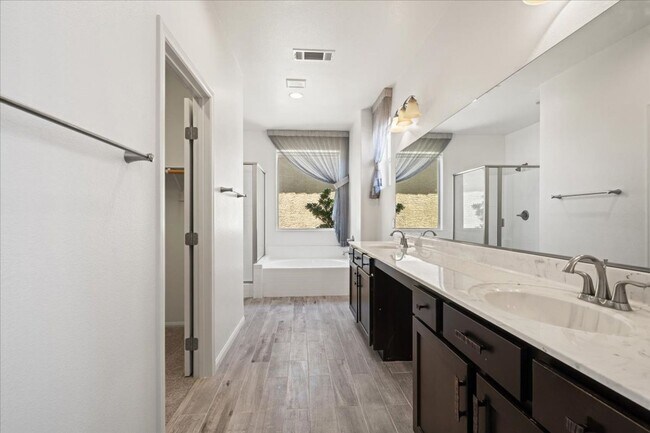 Building Photo - Designer Finishes in this 3-Bedroom Retreat Perfect Entertaining Backyard