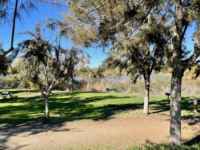 Building Photo - Codorniz Way