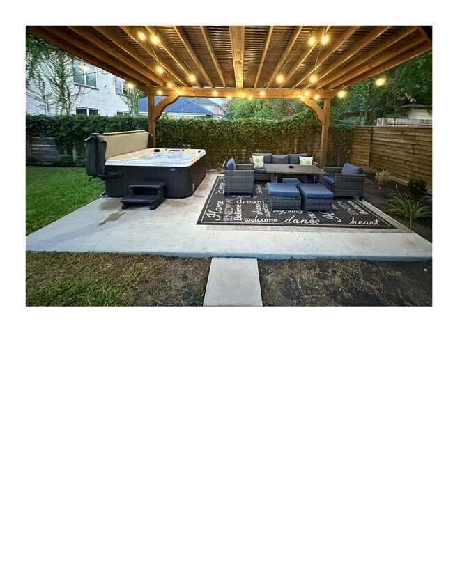 Building Photo - 3016 Isabella St