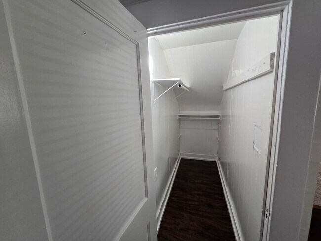 Building Photo - 1228 Virginia Blvd